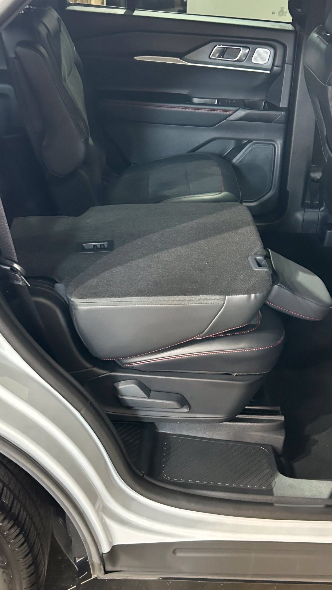 Used 2026 Ford Explorer ST w/ Sun And Sound Package AWD/4WD image 70