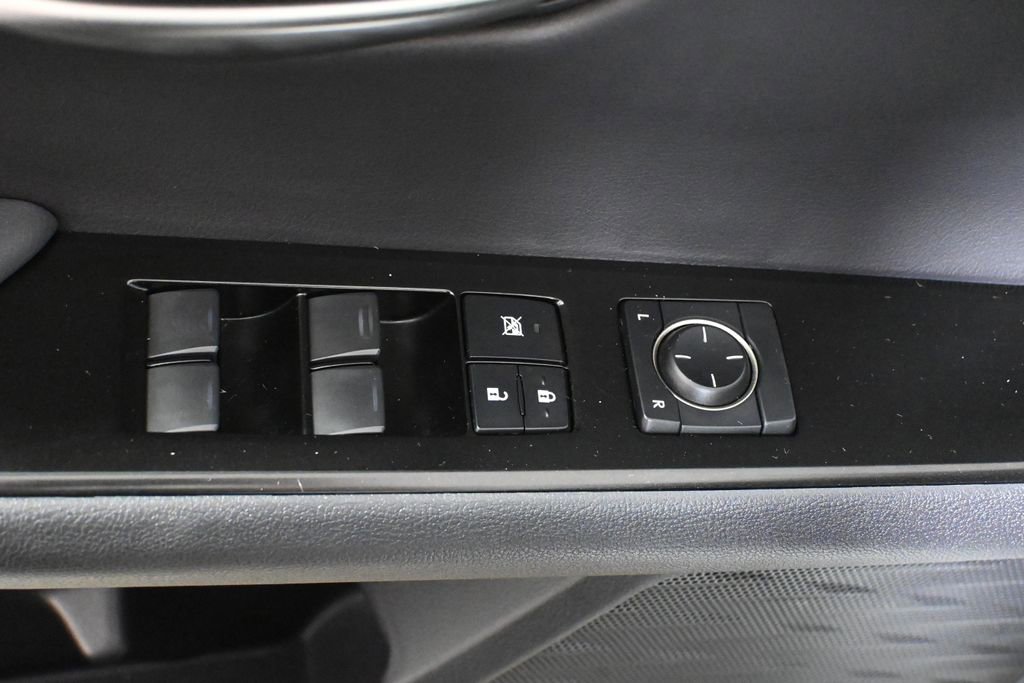 Used 2022 Lexus UX 200 w/ Accessory Package (Z2) image 27