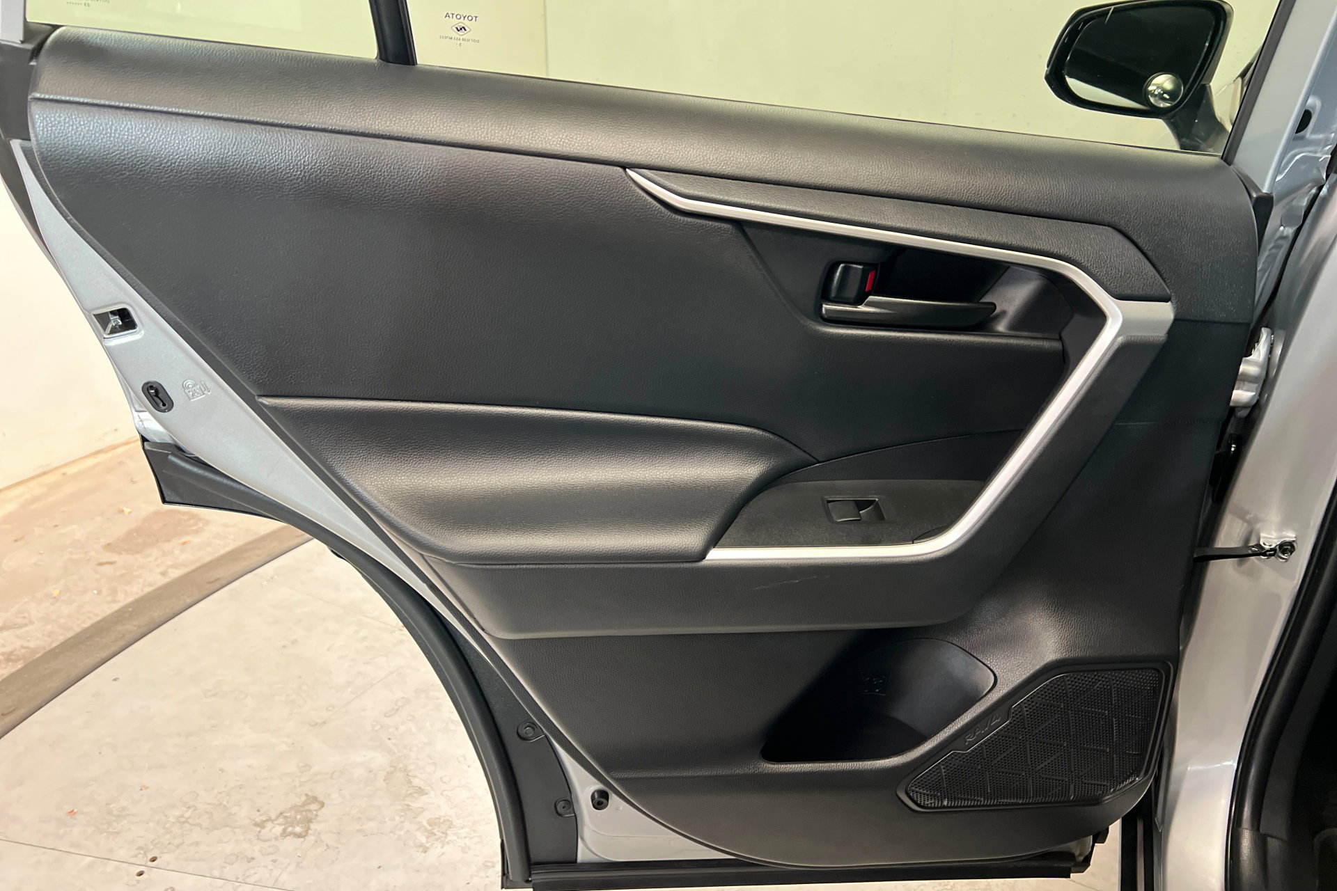 Certified 2024 Toyota RAV4 LE AWD/4WD image 19