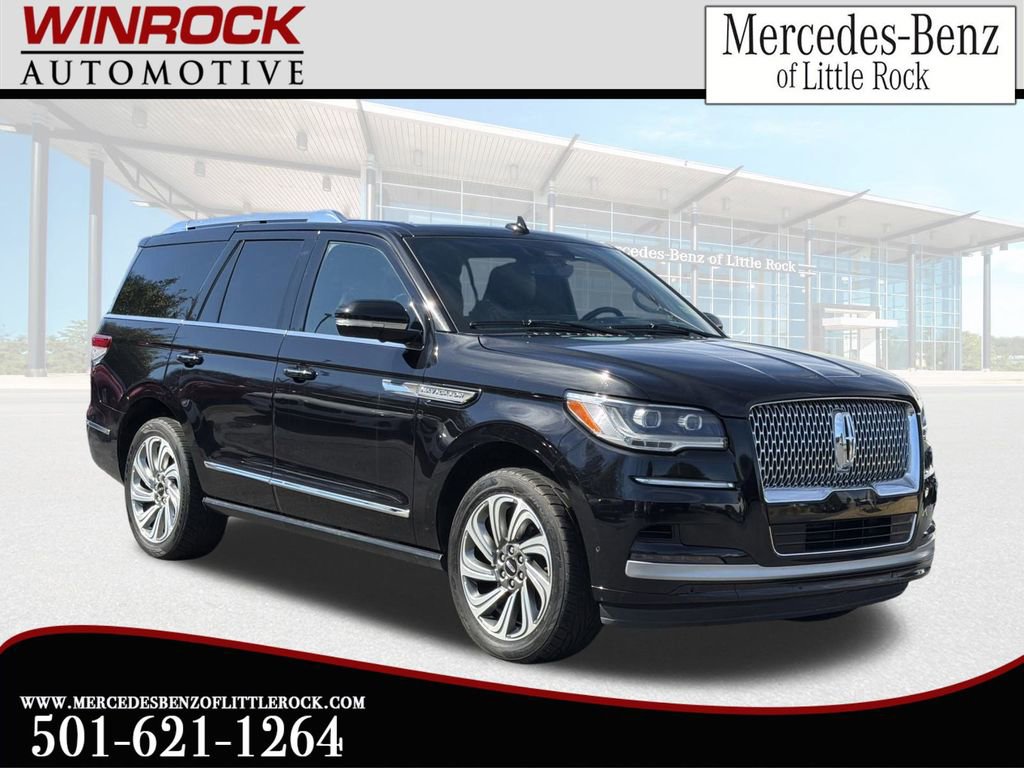 Used 2024 Lincoln Navigator Reserve image 1