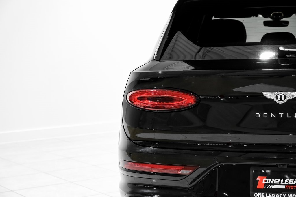 Used 2023 Bentley Bentayga Speed image 54