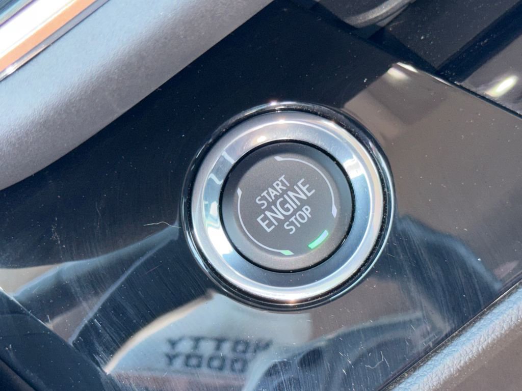 Certified 2025 Buick Envision Sport Touring image 32