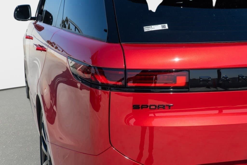 New 2025 Land Rover Range Rover Sport Dynamic SE AWD/4WD image 9