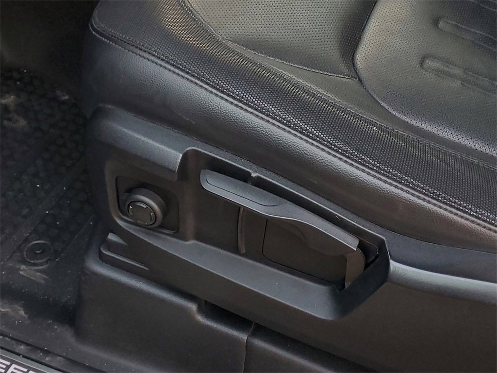 Used 2022 Land Rover Defender 90 X-Dynamic S image 10