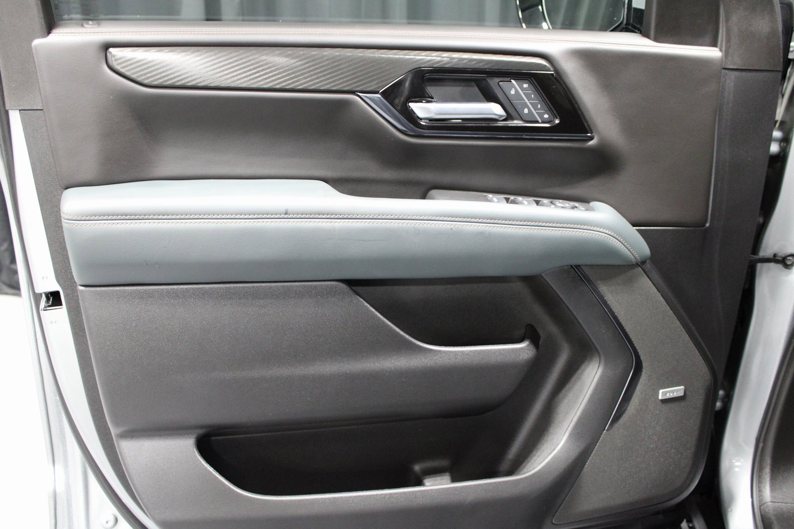 Used 2025 GMC Yukon XL AT4 w/ Premium Trailering Package image 26