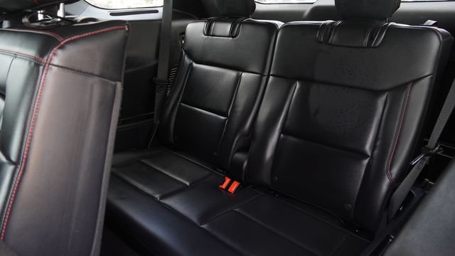 Used 2025 Ford Explorer ST-Line w/ ST-Line Street Pack AWD/4WD image 14