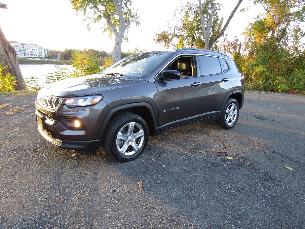 Used 2024 Jeep Compass Latitude AWD/4WD image 31
