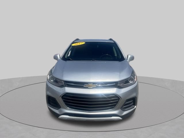 Used 2017 Chevrolet Trax LT w/ Driver Confidence Package FWD image 2