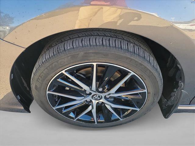 Used 2024 Toyota Camry SE image 9