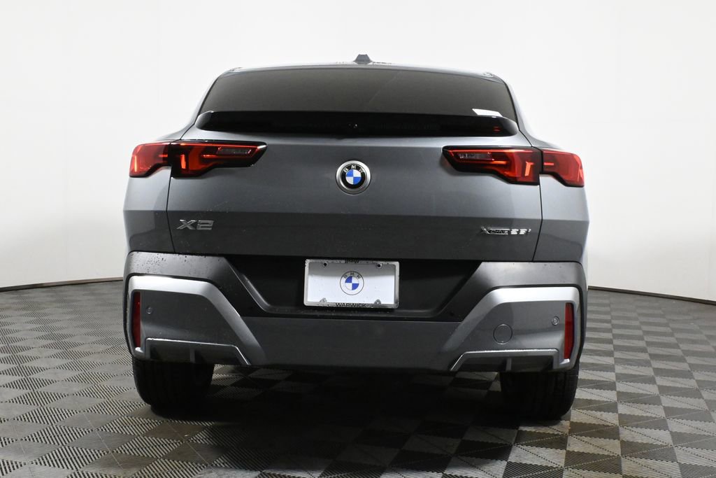 Certified 2025 BMW X2 xDrive28i w/ Technology Package image 6