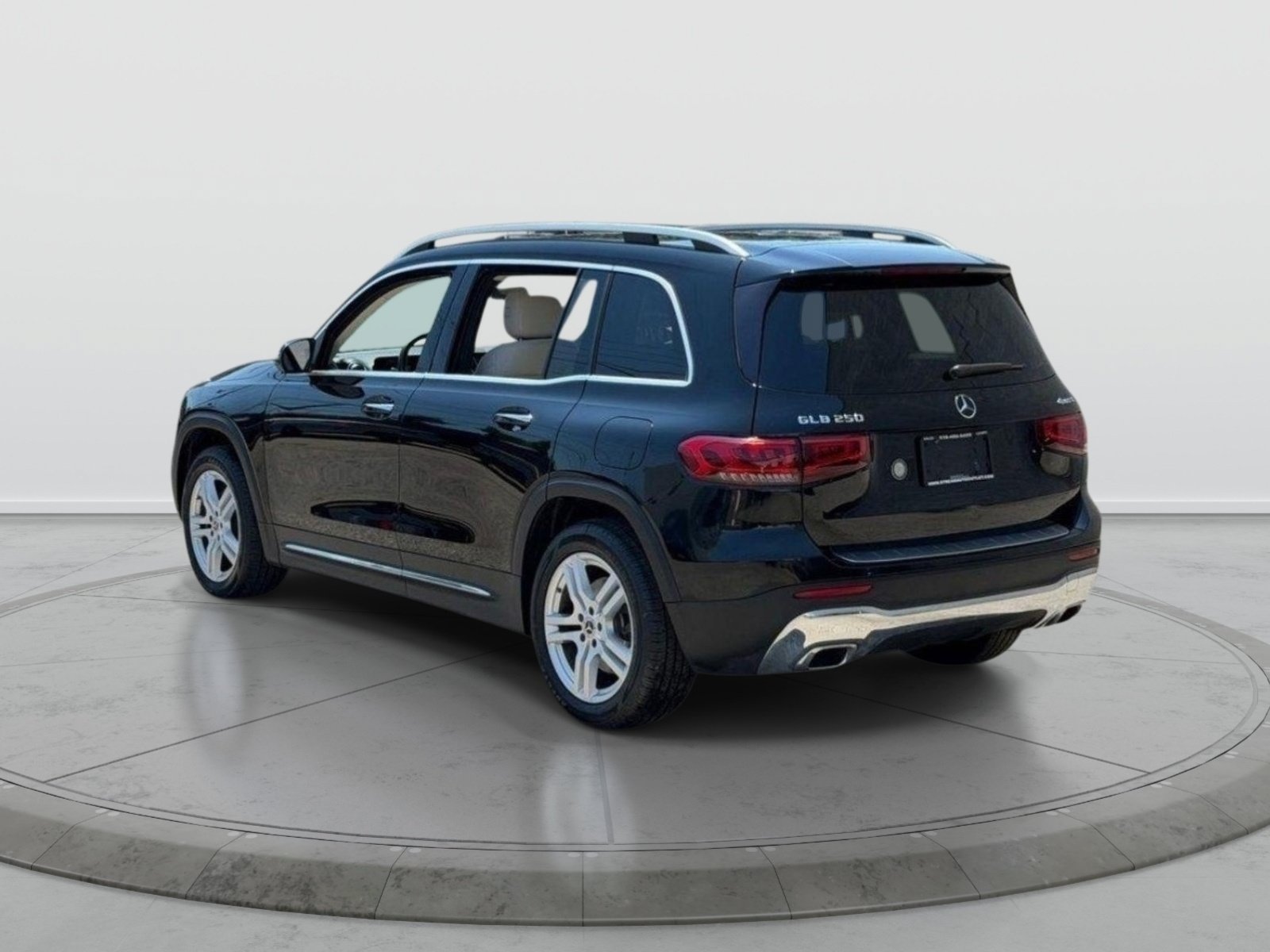 Used 2022 Mercedes-Benz GLB 250 4MATIC image 4