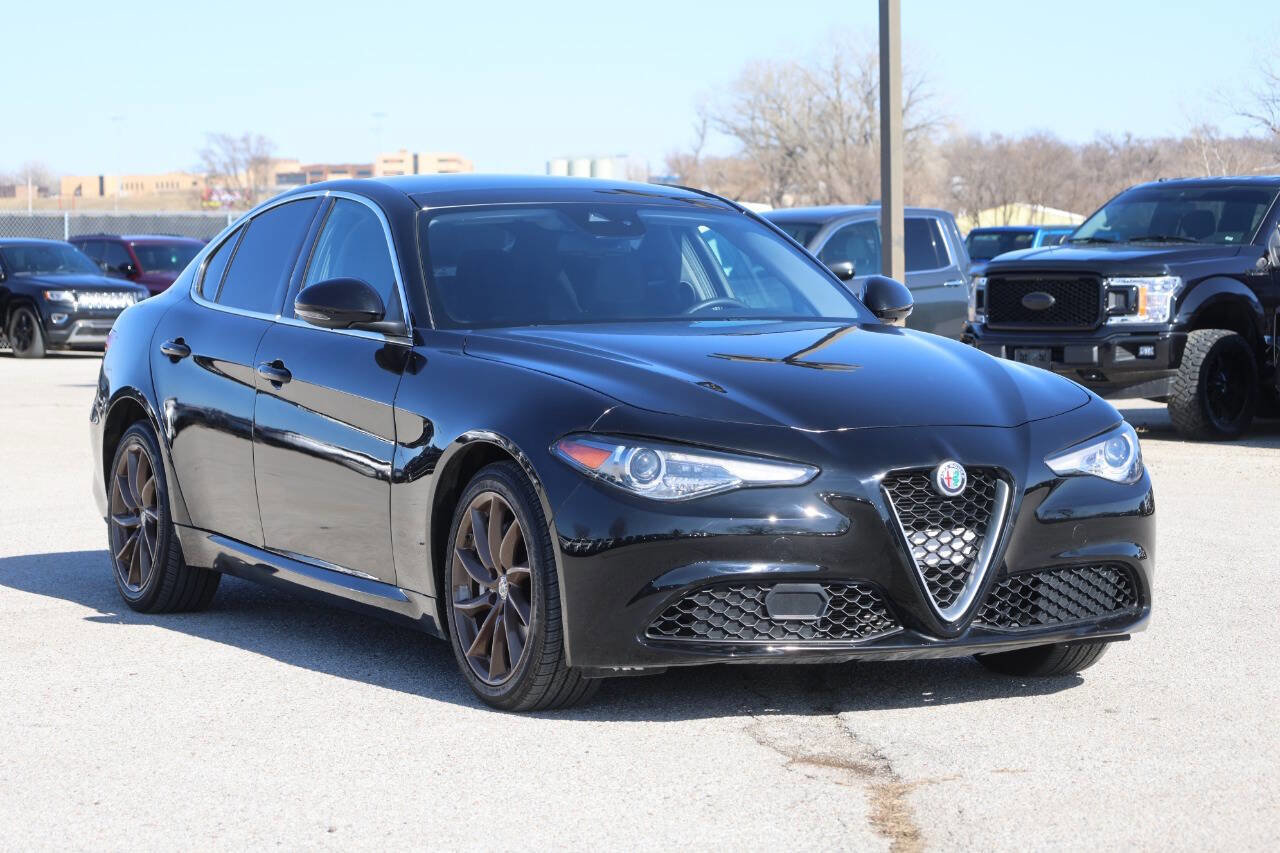 Used 2020 Alfa Romeo Giulia Sprint w/ Cold Weather Package image 4