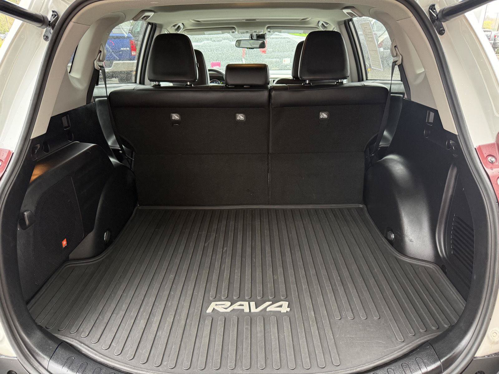 Used 2014 Toyota RAV4 Limited AWD/4WD image 17