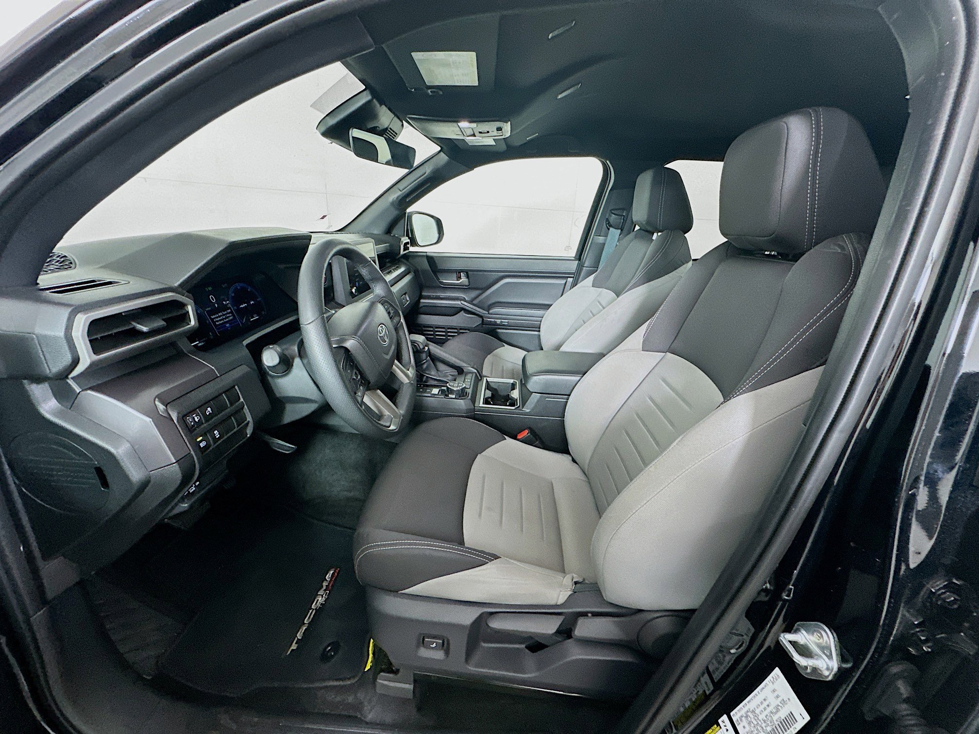 Used 2025 Toyota Tacoma TRD Off-Road image 13