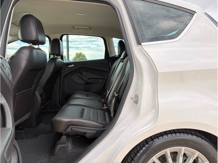 Used 2013 Ford C-MAX Energi SEL FWD image 11