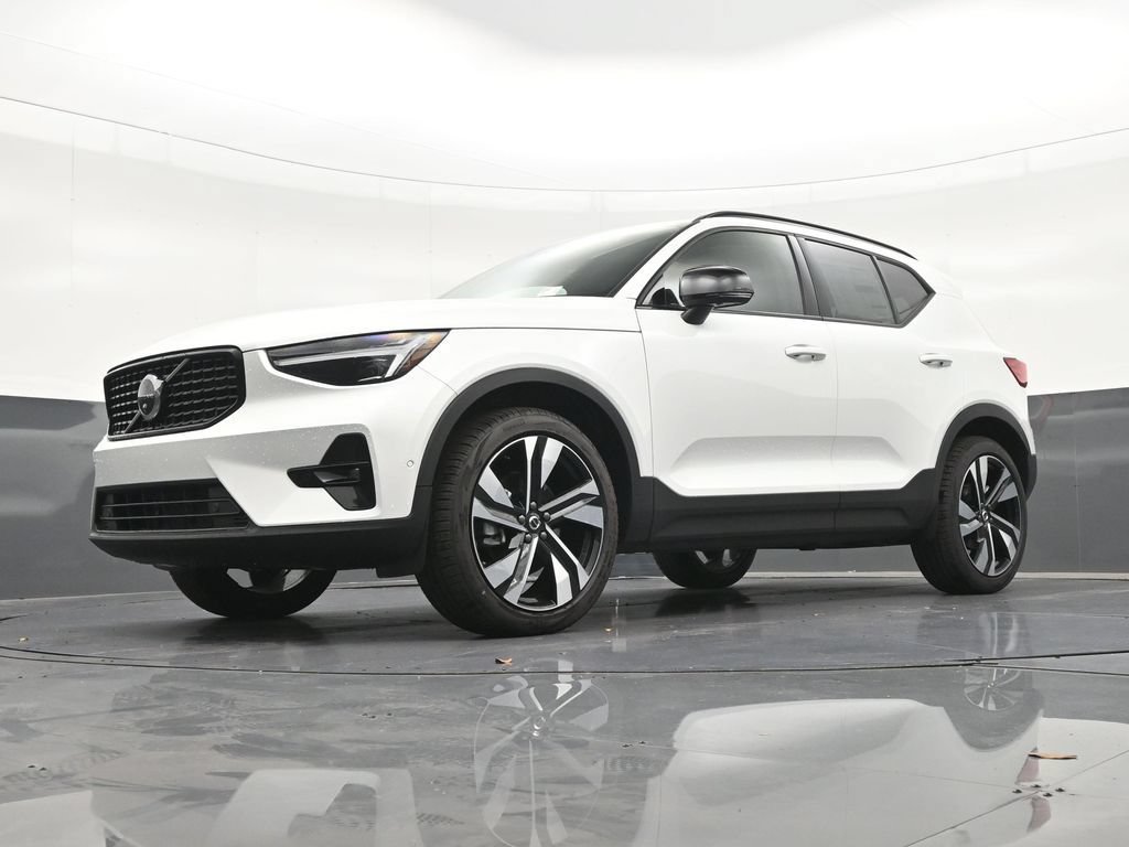 New 2026 Volvo XC40 B5 Plus w/ Climate Package AWD/4WD image 21