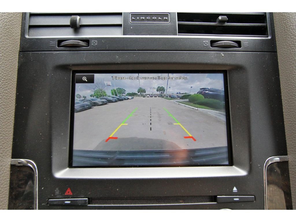 Used 2015 Lincoln Navigator 2WD image 21