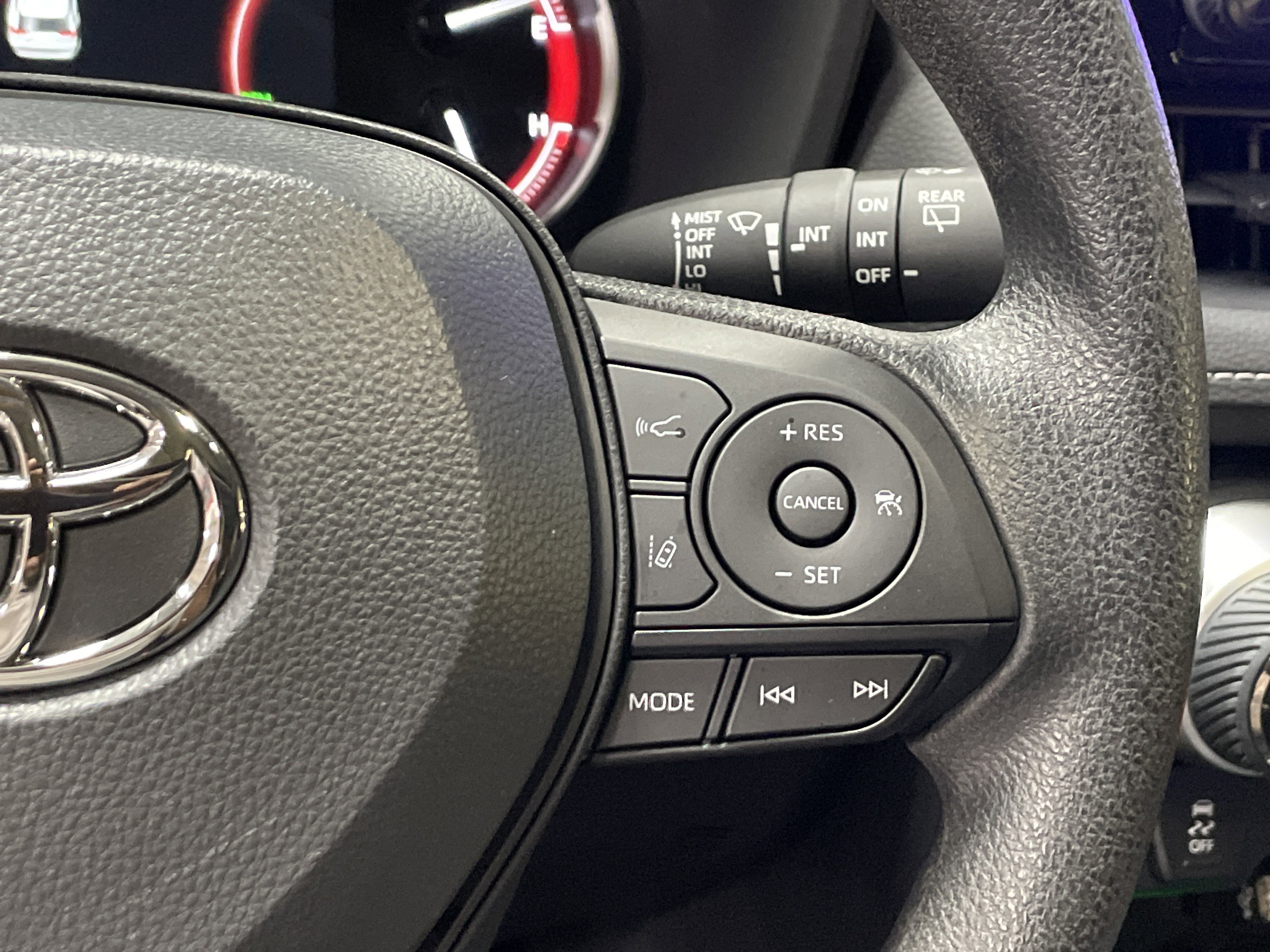 Certified 2025 Toyota RAV4 XLE w/ Convenience Package FWD image 20