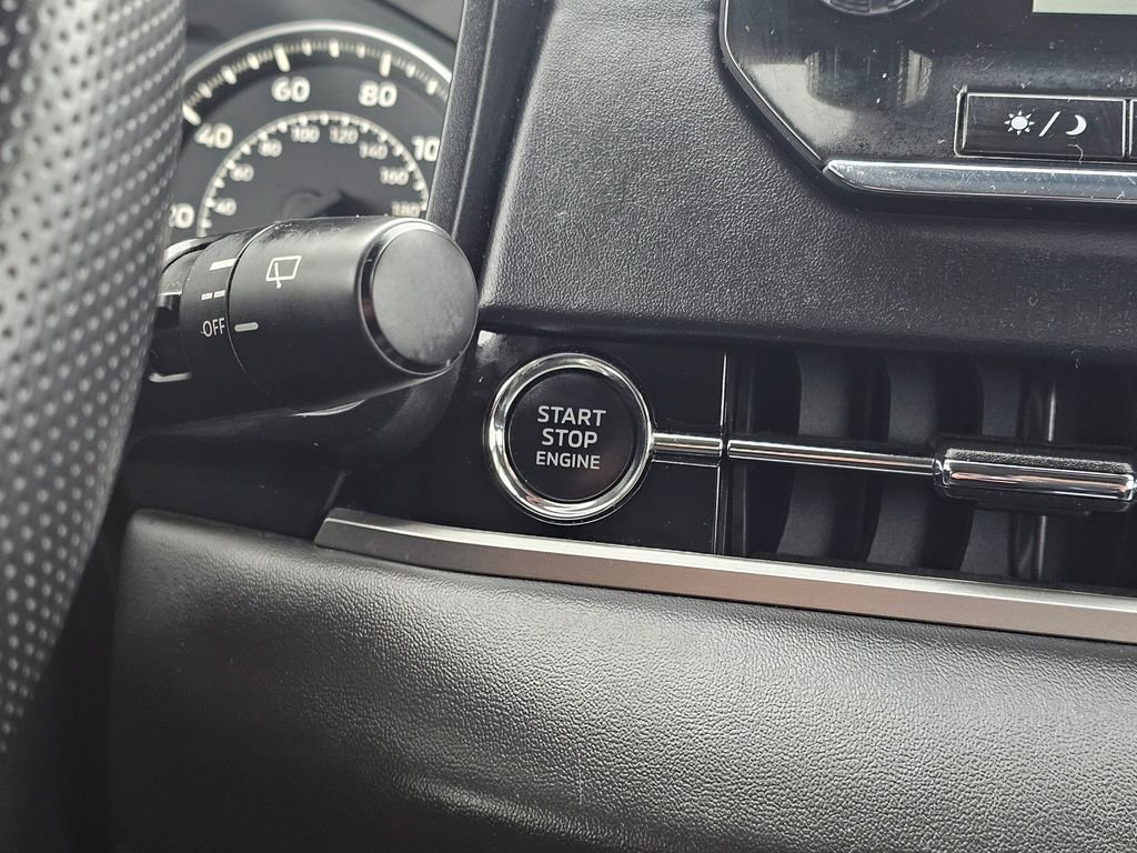 Used 2024 Mitsubishi Outlander SE image 27