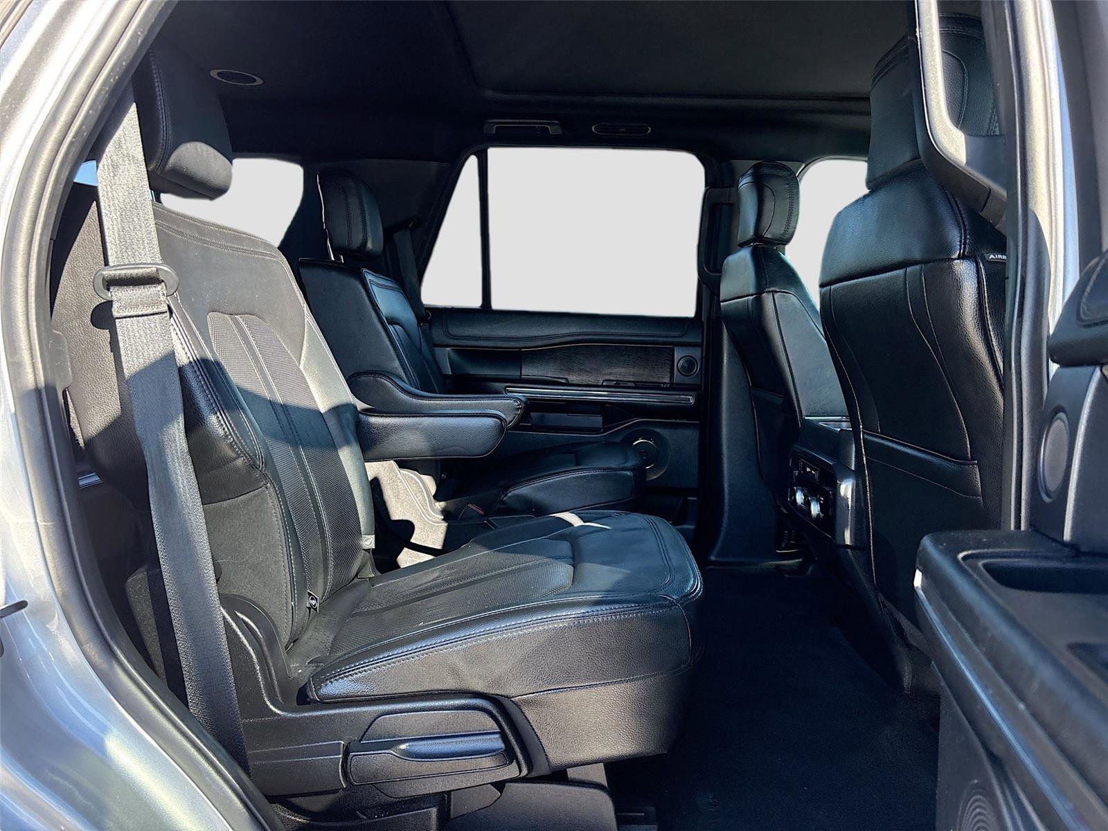 Used 2020 Ford Expedition Limited image 32