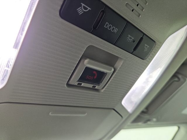 Used 2025 Toyota RAV4 XLE image 27