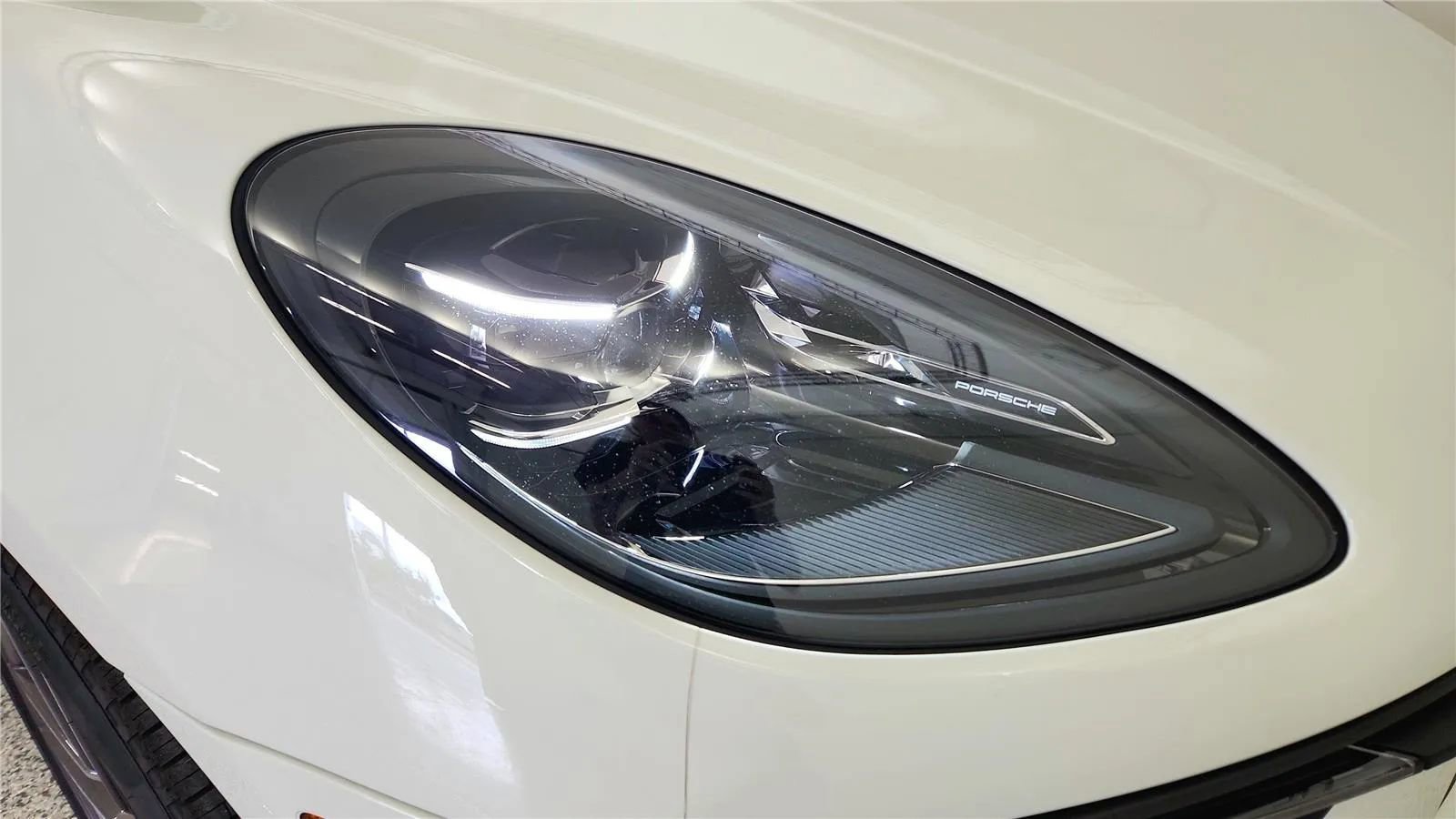 Used 2022 Porsche Macan S AWD/4WD image 14