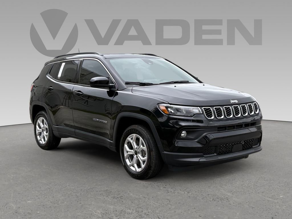 New 2025 Jeep Compass Latitude w/ Sun and Sound Group