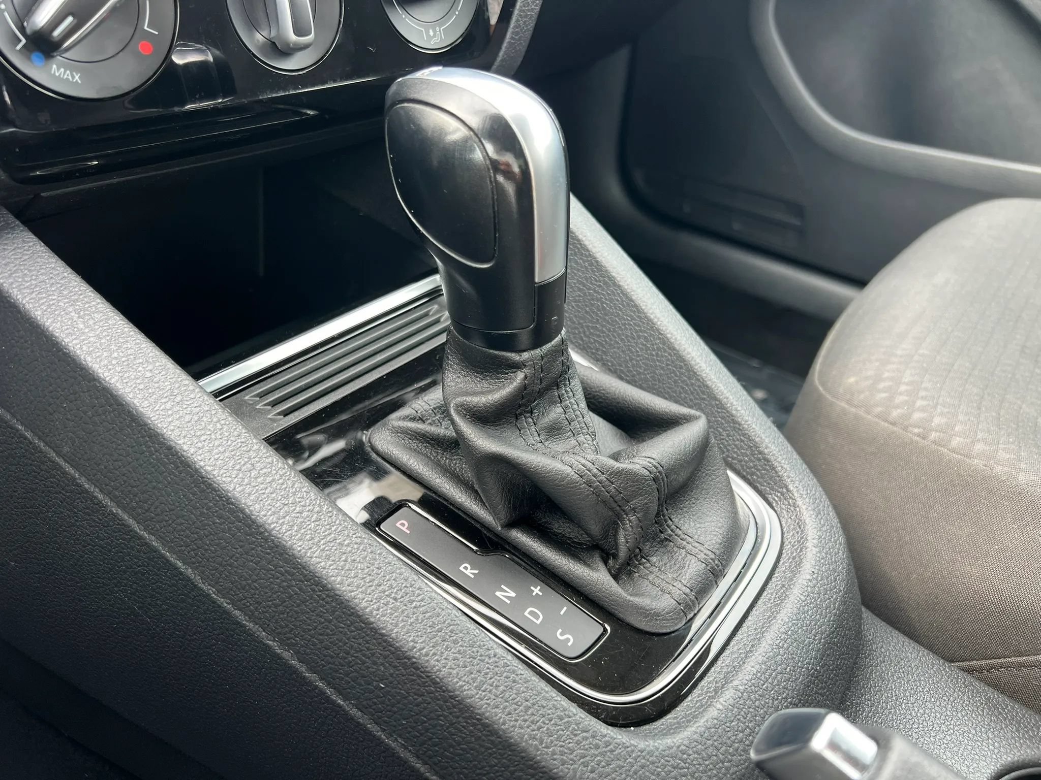 Used 2015 Volkswagen Jetta TDI S FWD image 26