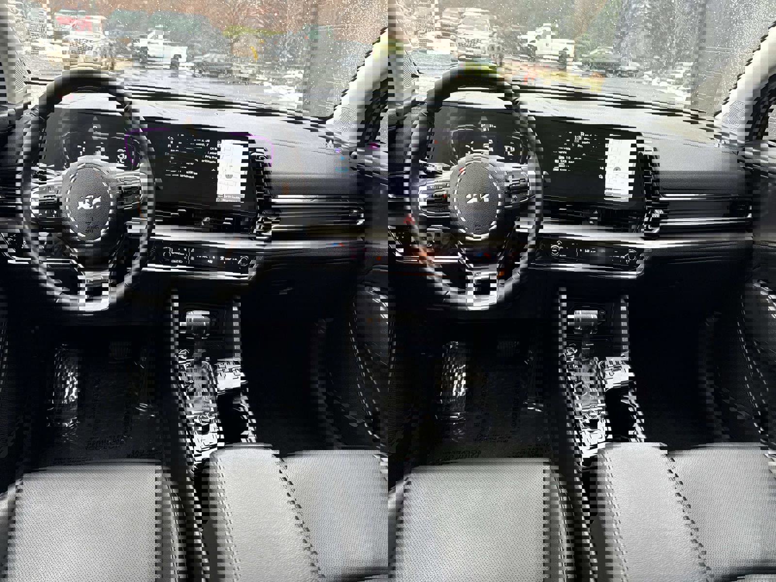 Used 2024 Kia Sportage EX image 13