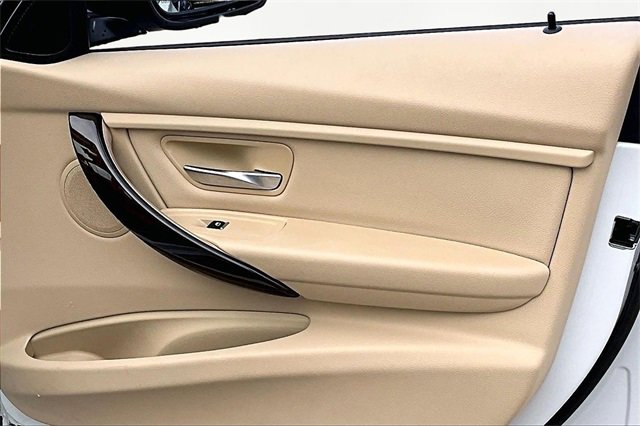 Used 2016 BMW 320i xDrive Sedan image 19