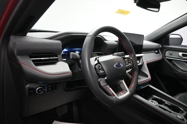 Certified 2025 Ford Explorer ST AWD/4WD image 11