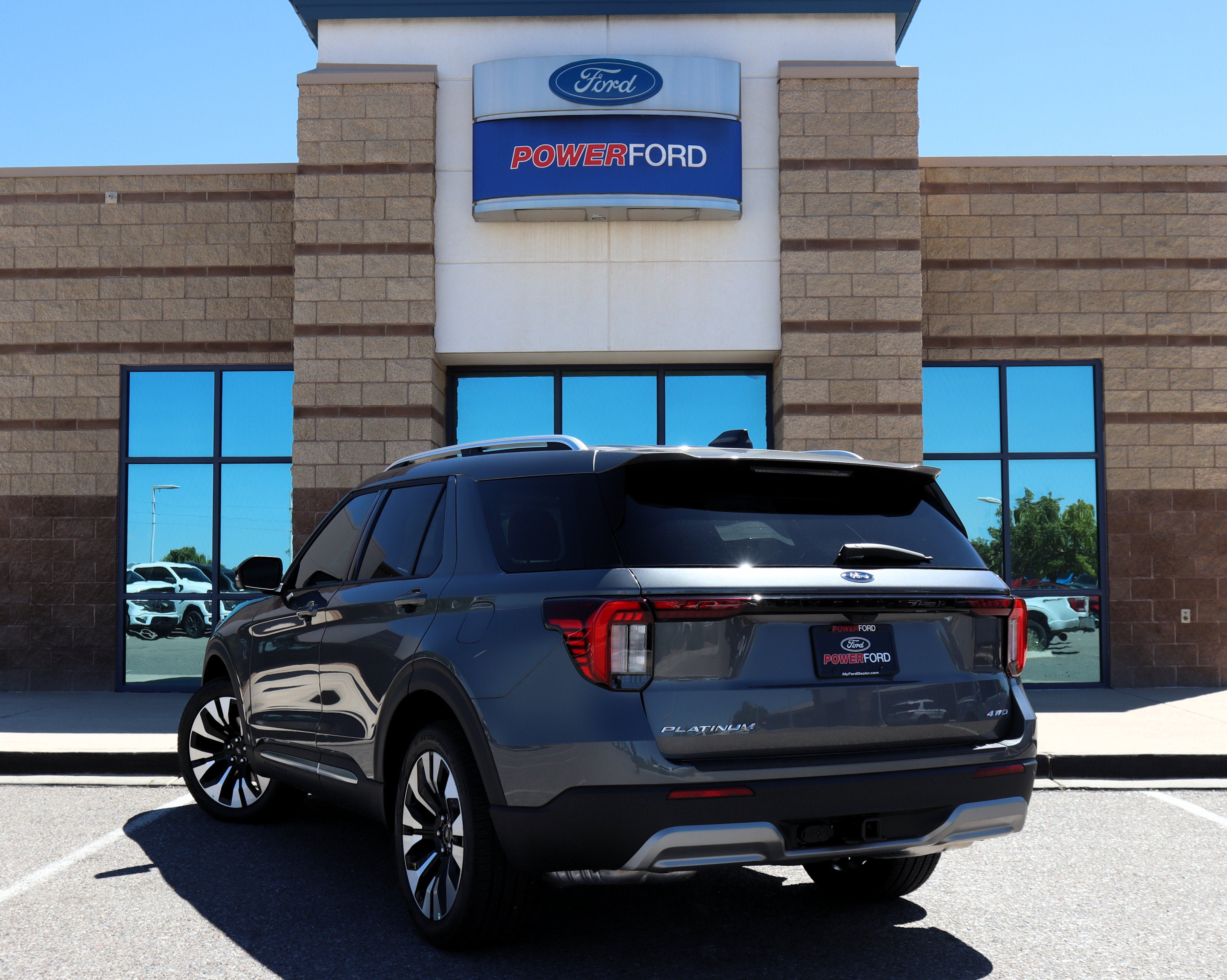 New 2026 Ford Explorer Platinum w/ LUX Leather Package AWD/4WD image 8