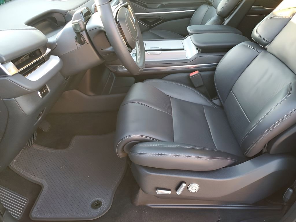 Used 2025 Lincoln Navigator L Reserve w/ Jet Appearance Package image 30