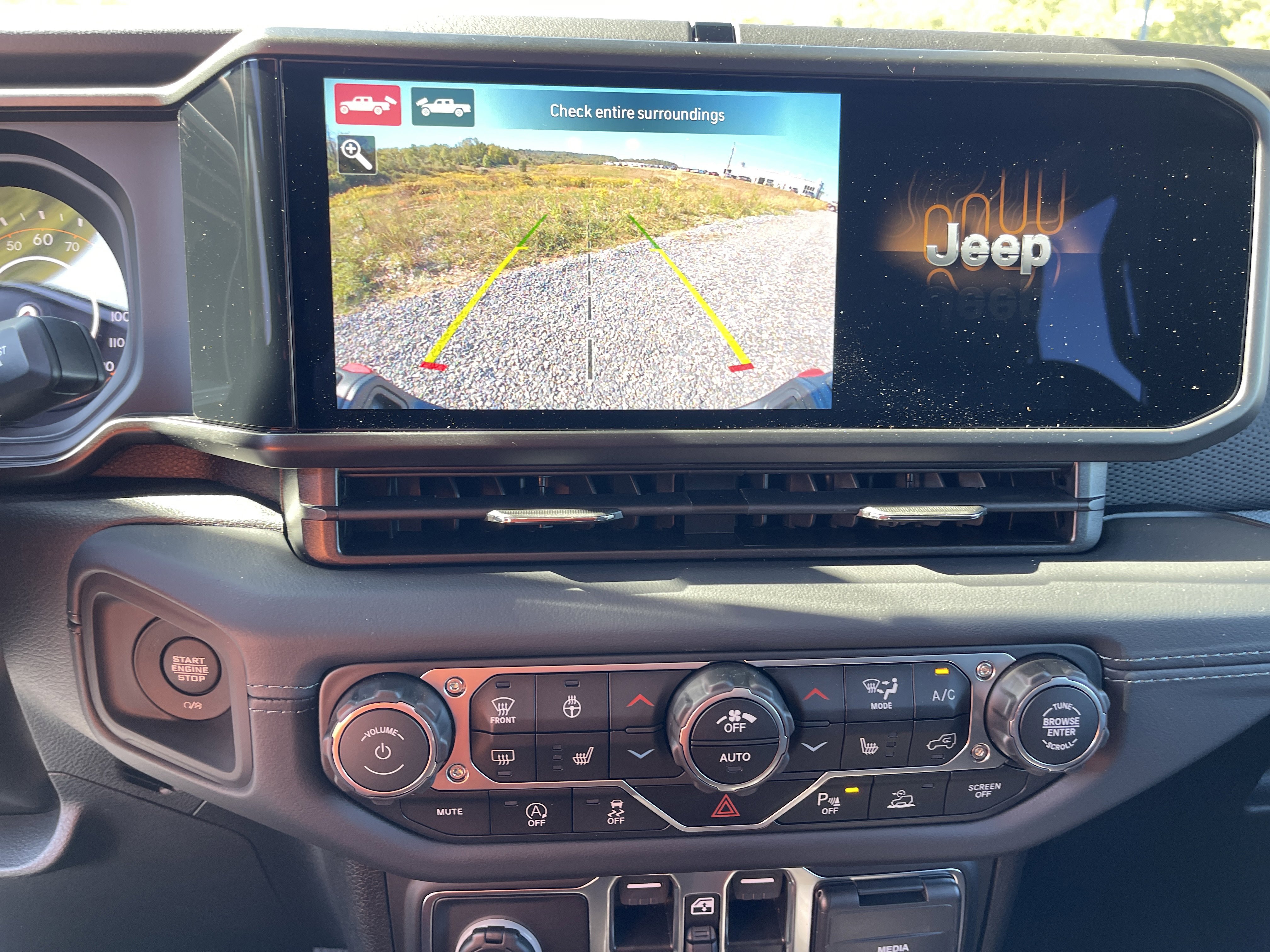 New 2025 Jeep Gladiator Rubicon image 26