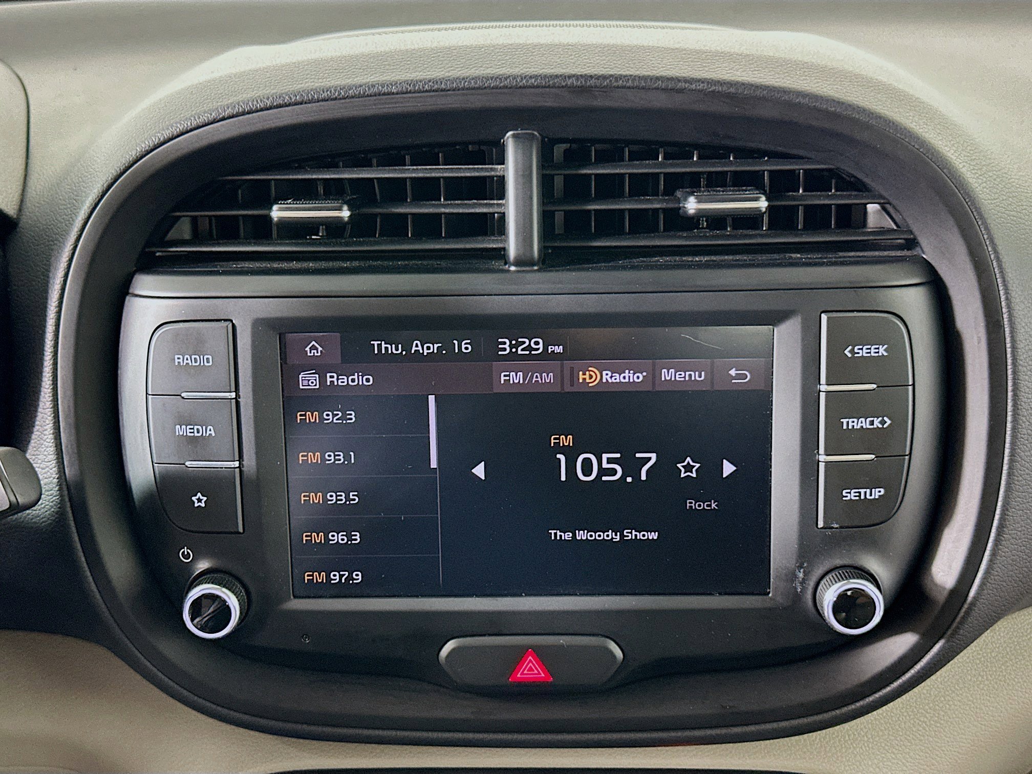 Used 2025 Kia Soul LX w/ LX Technology Package FWD image 21