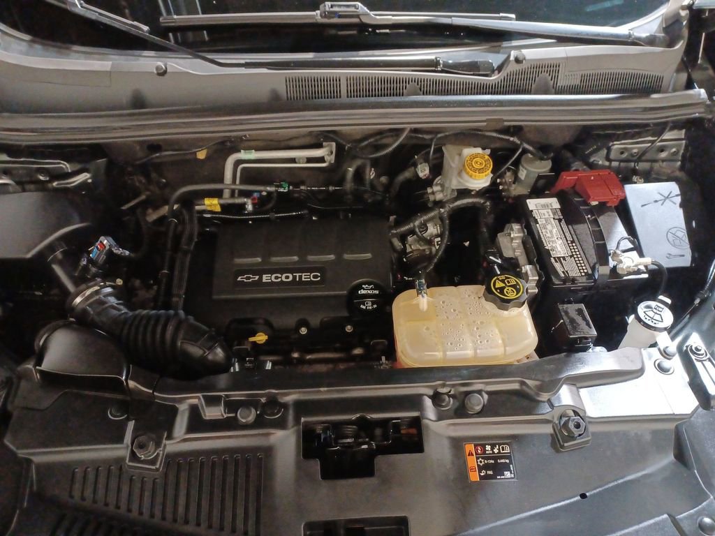 Used 2020 Chevrolet Trax LS image 17