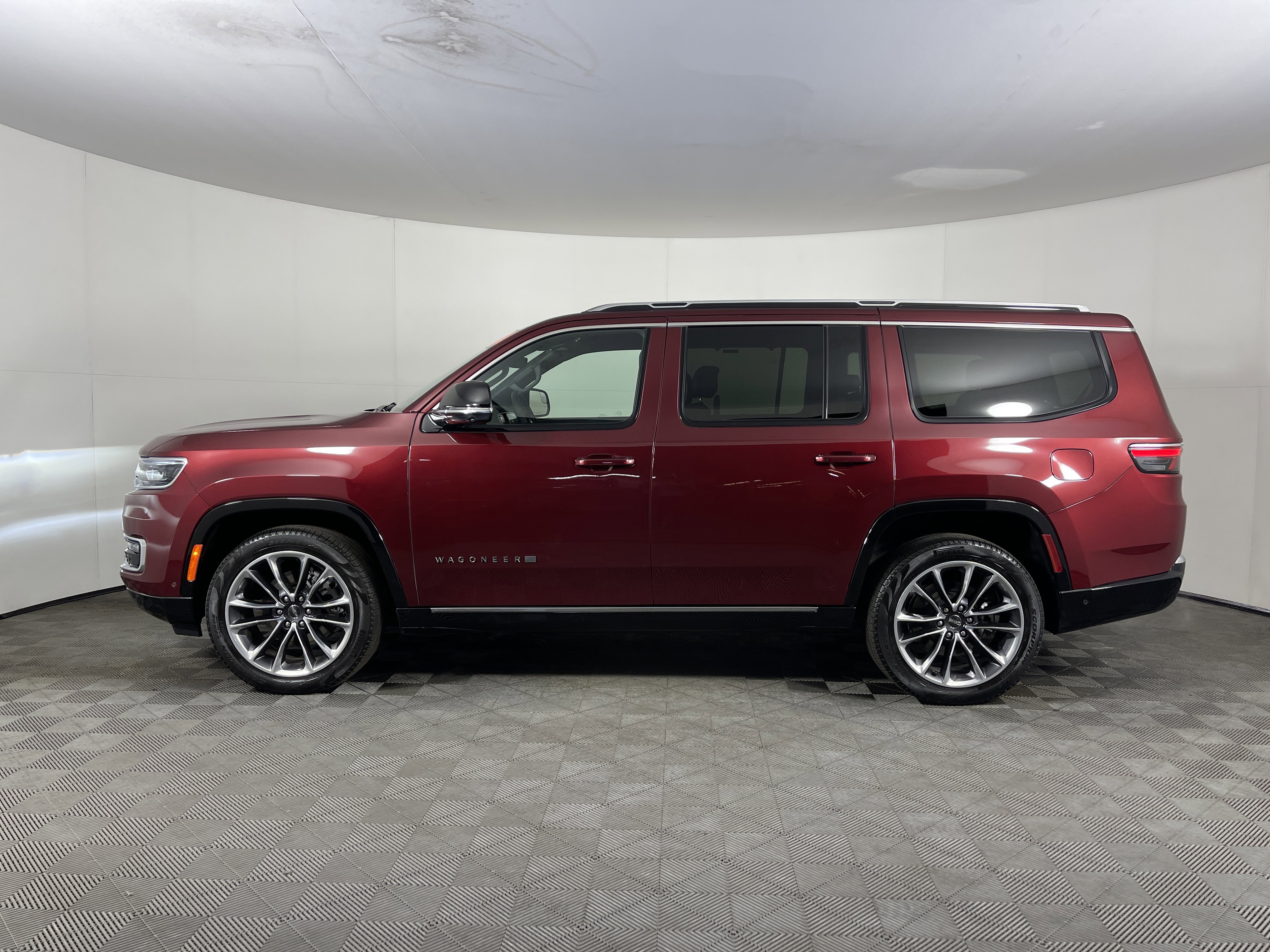 Used 2024 Jeep Wagoneer Series III w/ Premium Group I image 3