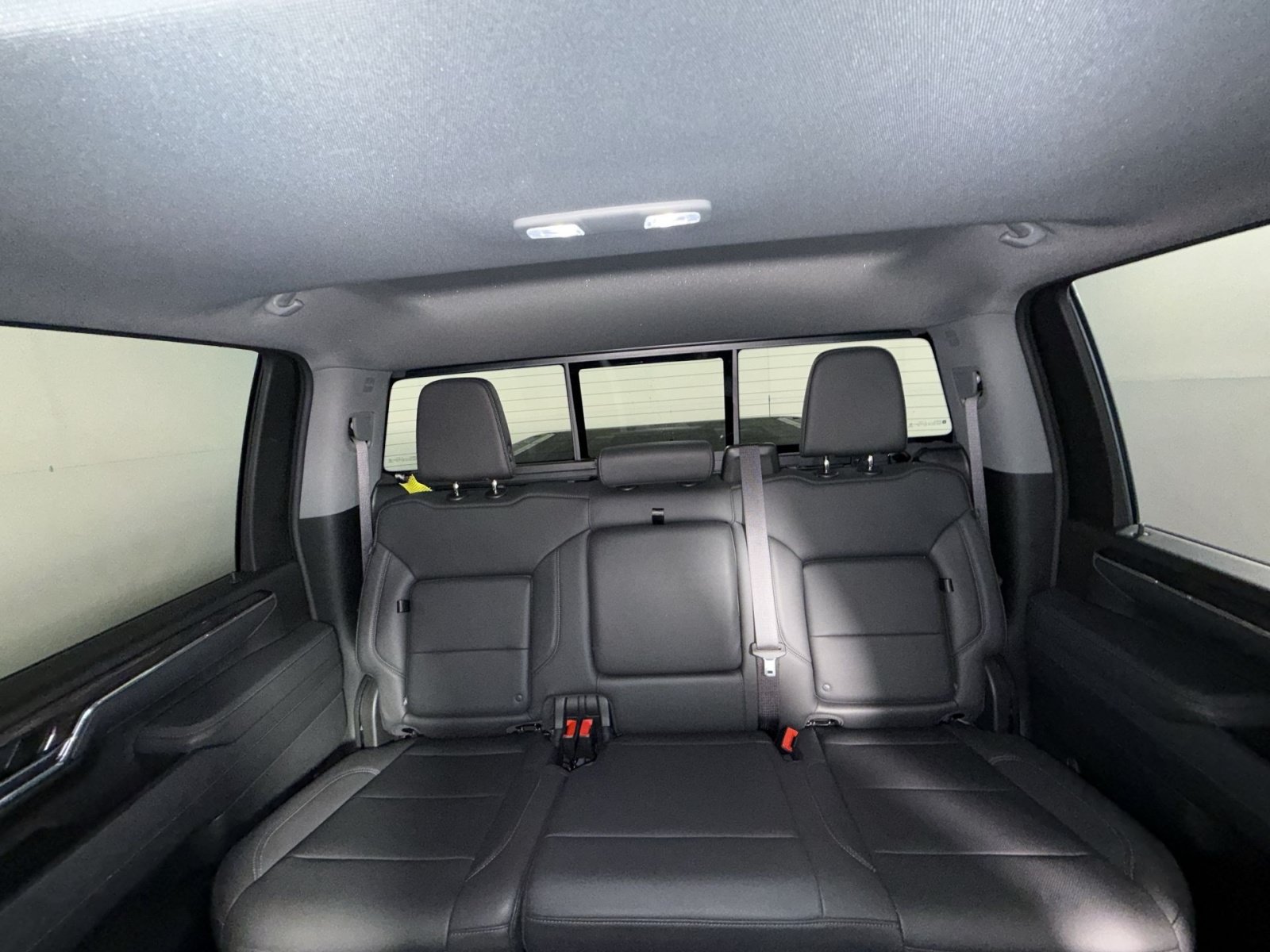 Used 2024 Chevrolet Silverado 2500 LTZ w/ LTZ Convenience Package AWD/4WD image 25