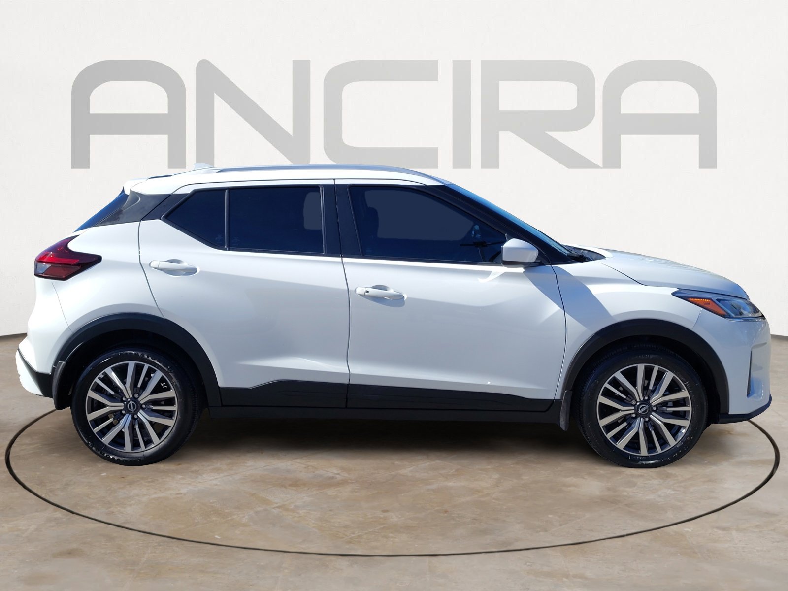 Used 2023 Nissan Kicks SV image 13