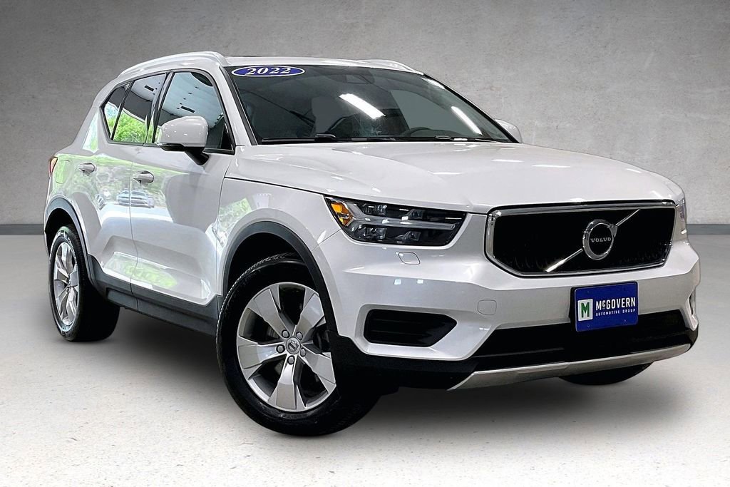 Used 2022 Volvo XC40 T5 Momentum w/ Climate Package AWD/4WD image 3