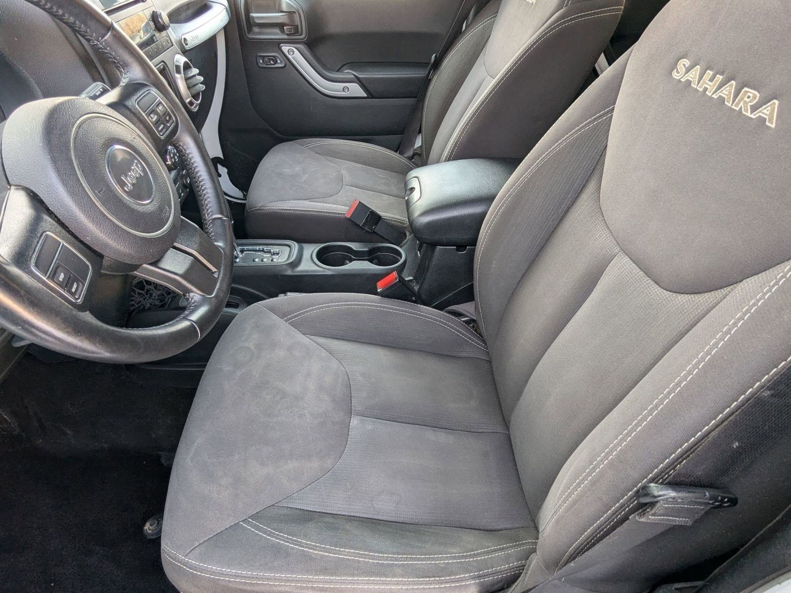 Used 2017 Jeep Wrangler Unlimited Sahara image 5