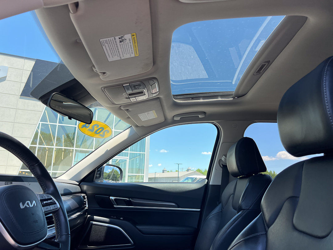 Used 2024 Kia Telluride S w/ S Sunroof Package FWD image 25