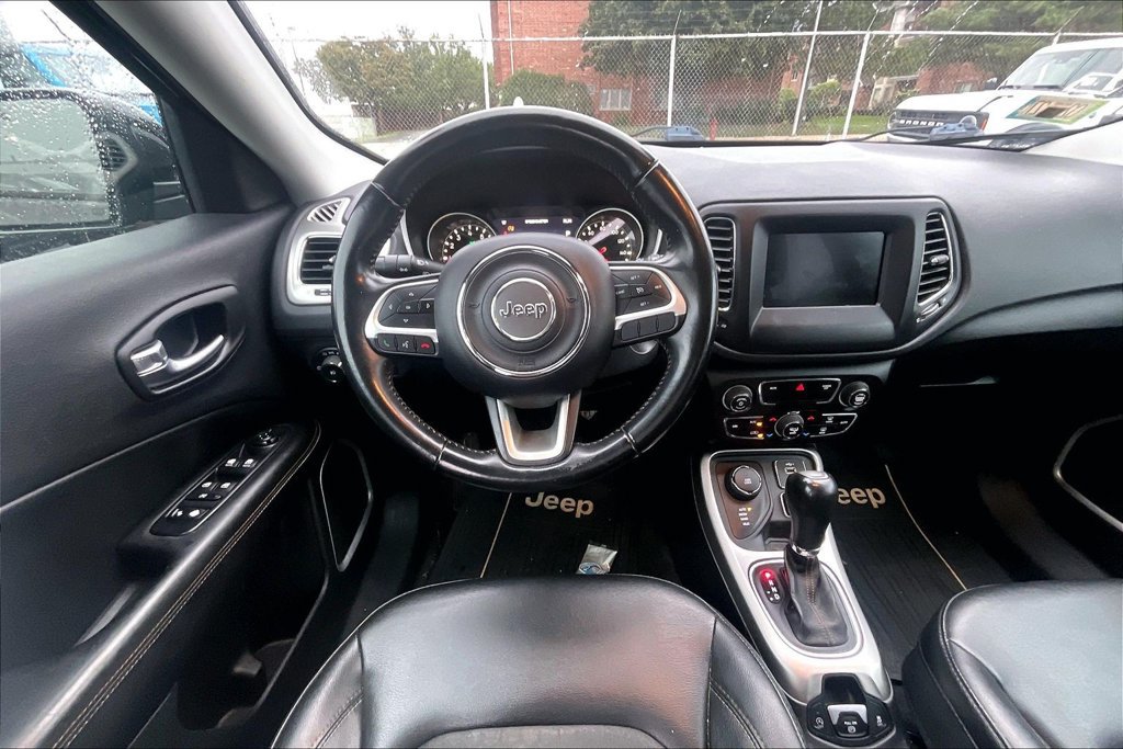 Used 2019 Jeep Compass Latitude w/ Popular Equipment Group AWD/4WD image 4