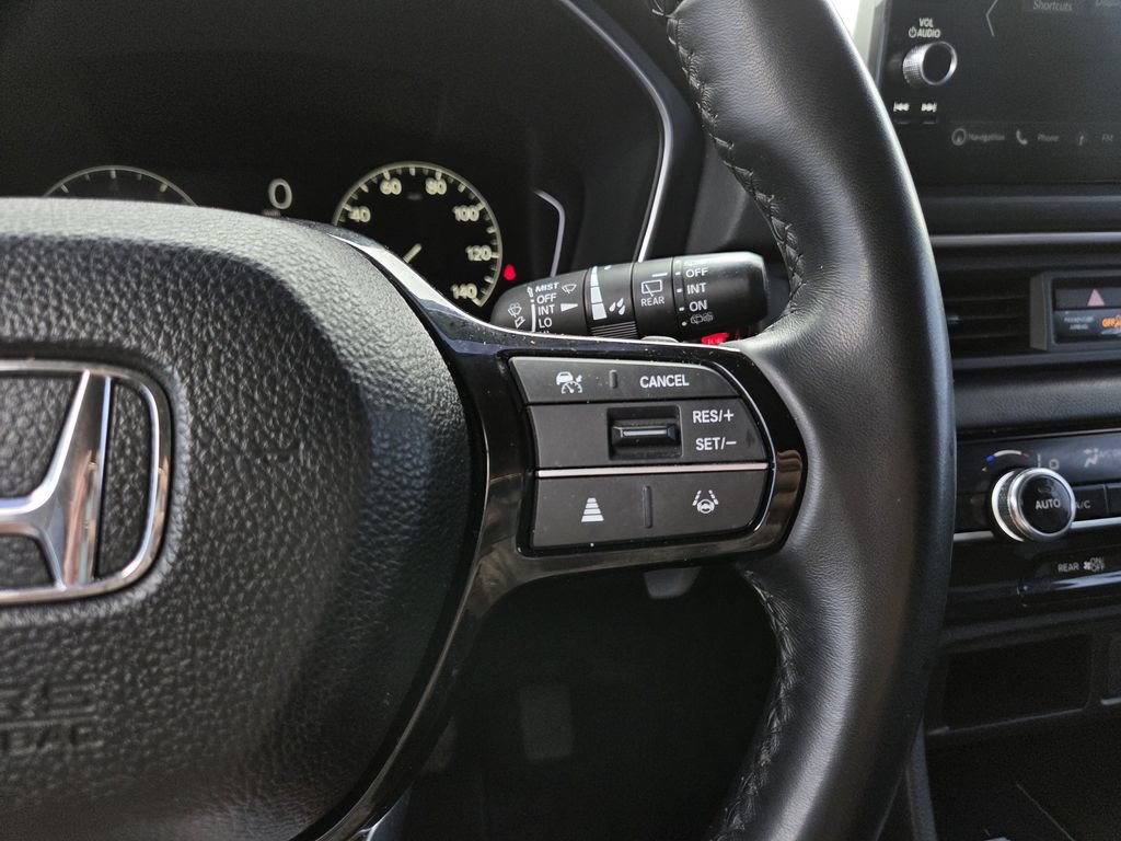 Certified 2025 Honda Pilot Touring image 25
