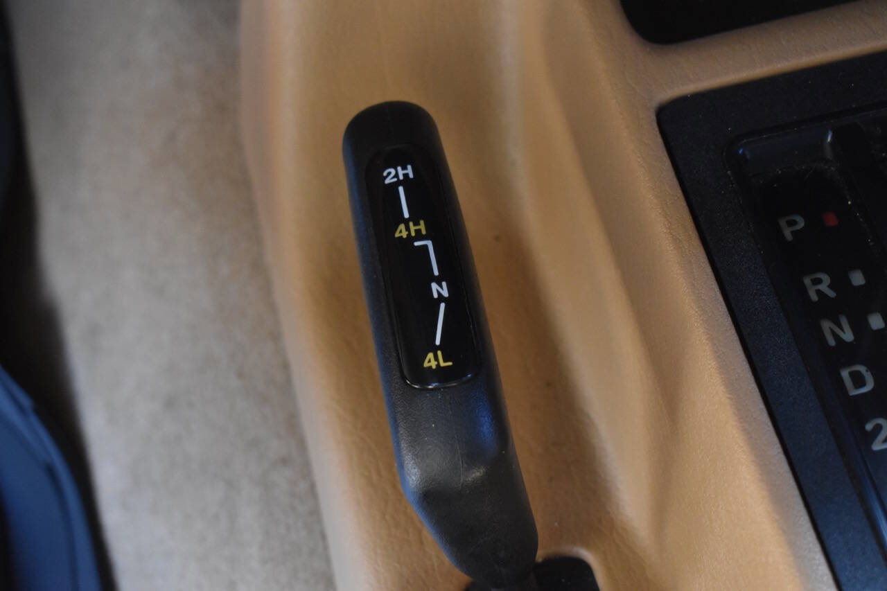 Used 1998 Jeep Wrangler Sport image 35