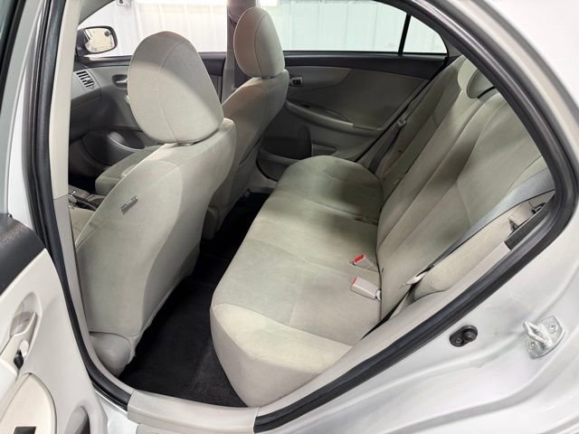 Used 2013 Toyota Corolla LE image 10