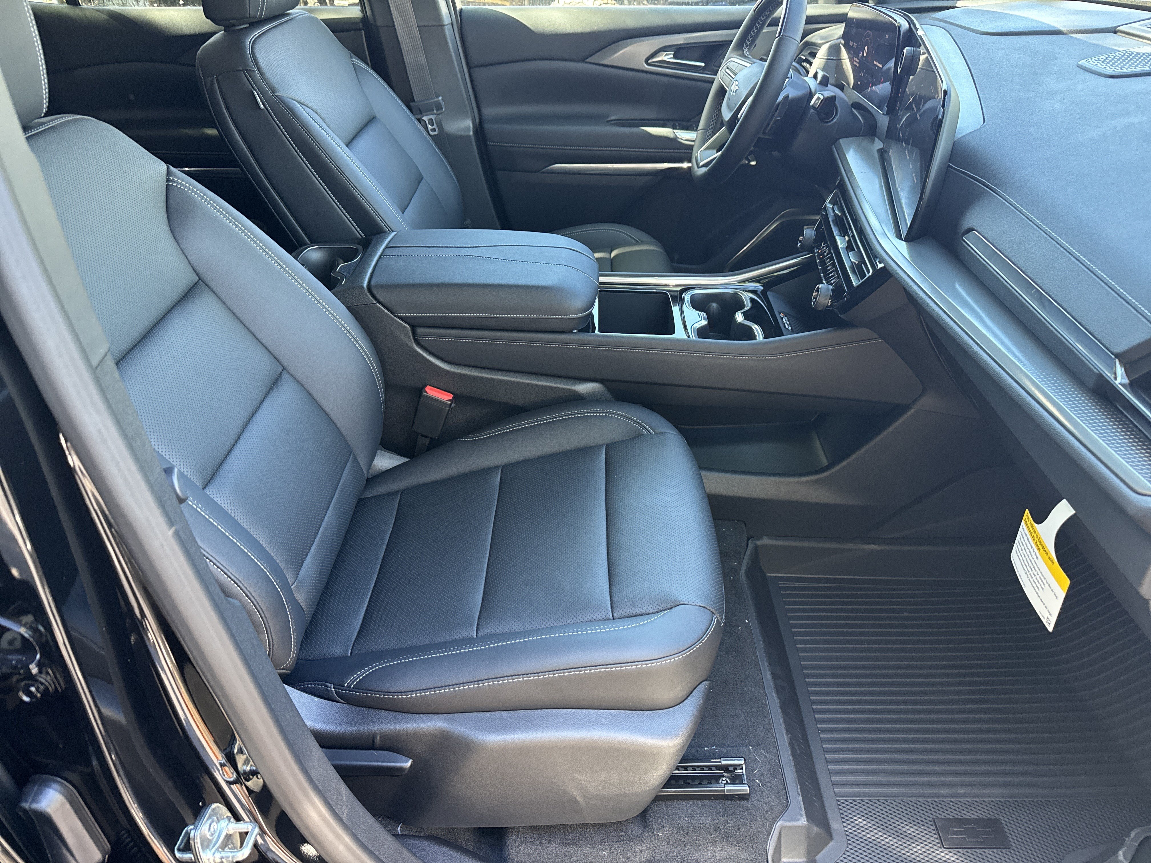 New 2027 Chevrolet Traverse LT w/ Enhanced Driving Package FWD image 13
