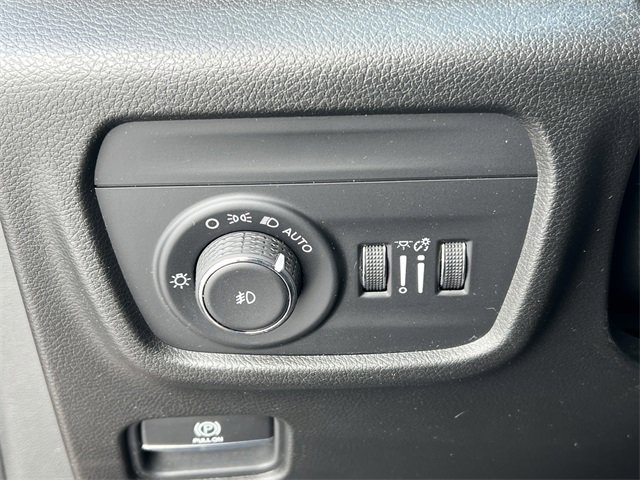 Used 2021 Jeep Grand Cherokee L Limited w/ Luxury Tech Group II image 22