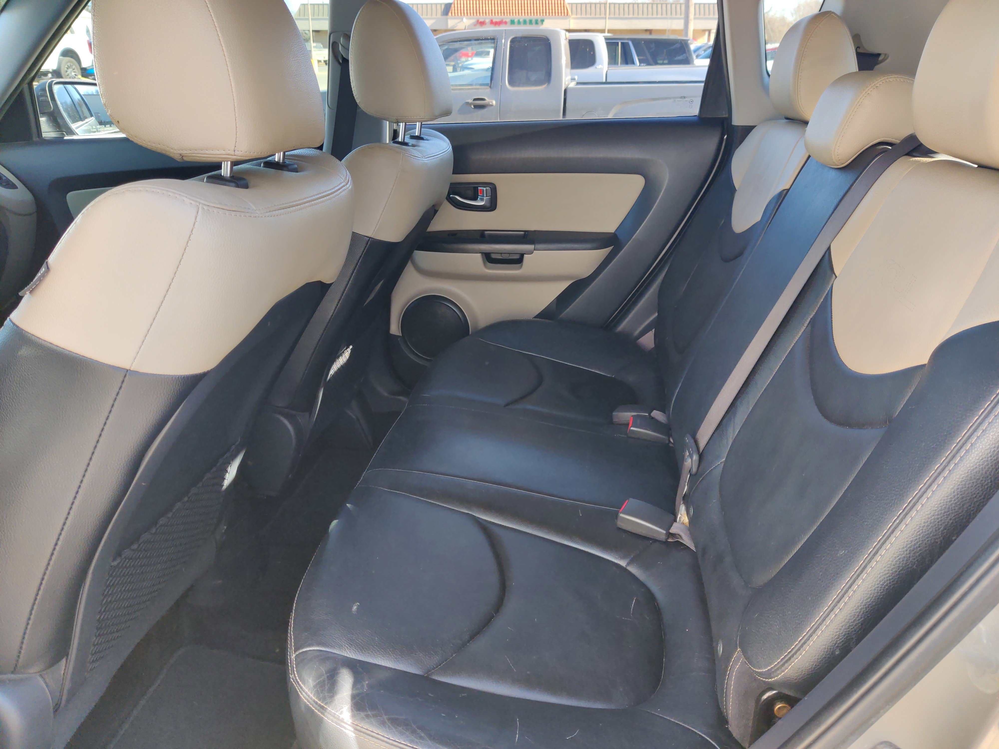 Used 2012 Kia Soul ! w/ Premium Pkg image 16