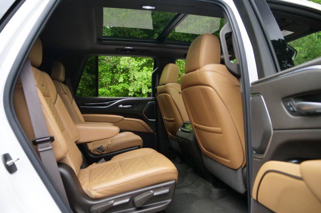Used 2022 Cadillac Escalade Sport w/ Touring Package AWD/4WD image 46